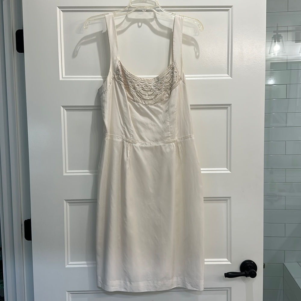 Great condition off white dress from banana republic, size 10